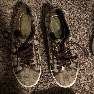 Women’s MK gym shoes